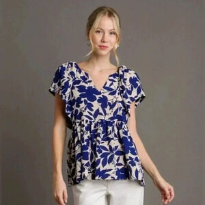 Umgee Blue and White Floral Blouse